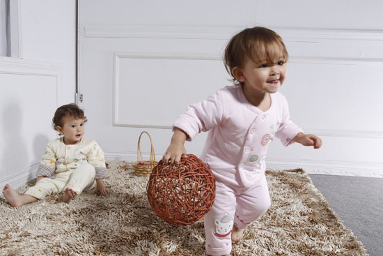 ������܇(ch��)�냺��(n��i)�·�ɫ