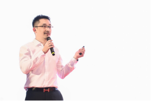 1С�r�ְ�CEO������������ϣ�����D��