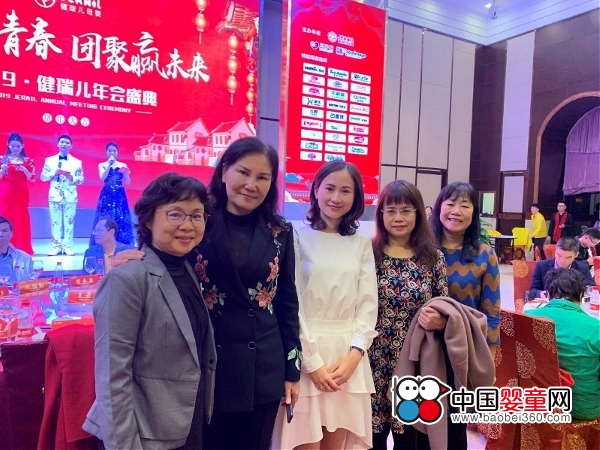 ��10000С�rĸ�빫�桱���� ������ĸ��y����������������