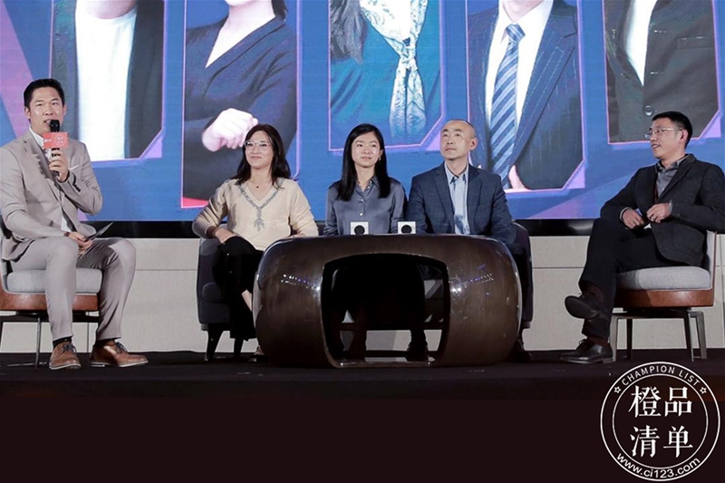 ���ͻ��ĸ��ʮ��·�ڣ�2019�����W��Ʒ֮ҹ�߳�����^�c�C��