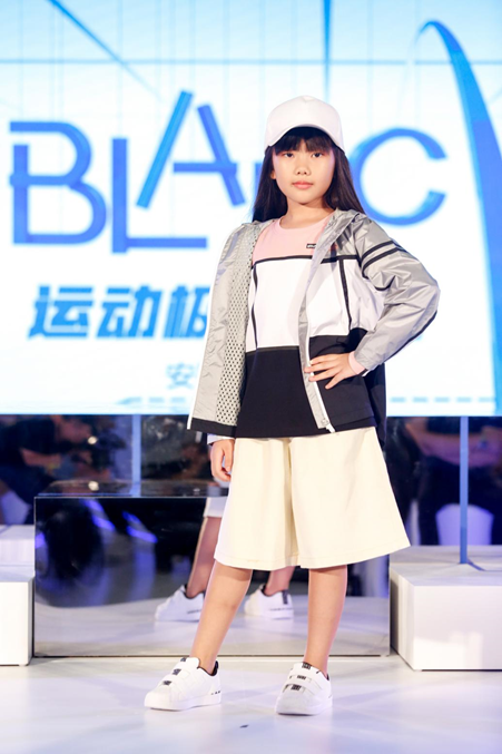 ��̤��ͯ�l��Blancϵ�У����㿴�����\�ӘO�����x��