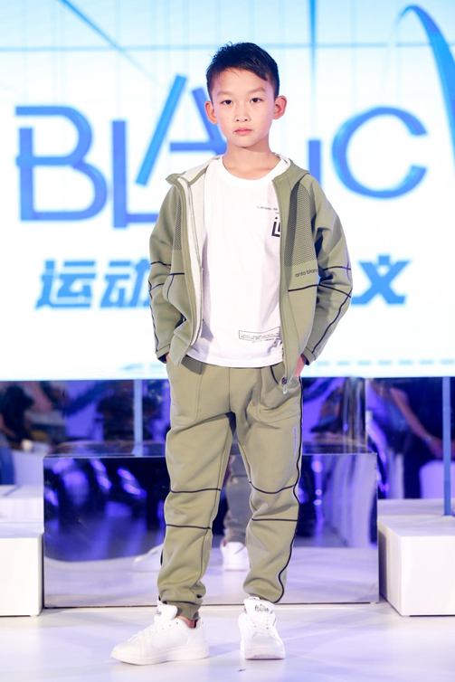 ��̤��ͯ�l��Blancϵ�У����㿴�����\�ӘO�����x��