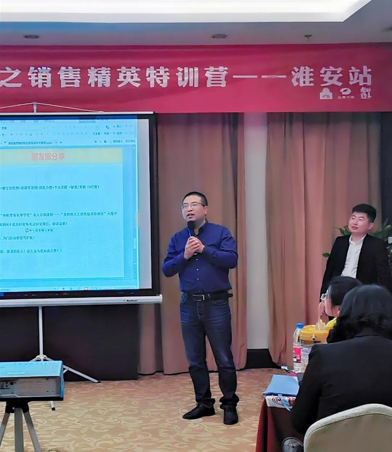 �����µ��Լ��� �������̌W(xu��)Ժ�������Ă��ˡ�֮�N�۾�Ӣ��Ӗ(x��n)�I ����վ