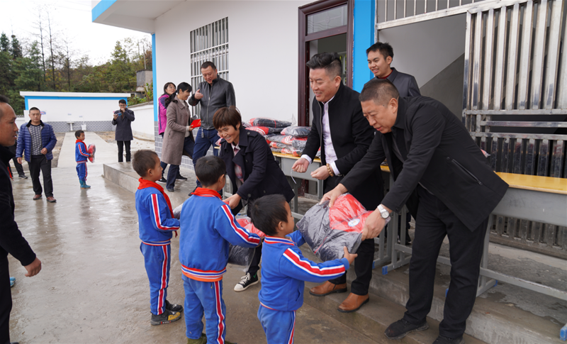 �¹���r���с� ������ϣ��С�W�����������h�A�M���