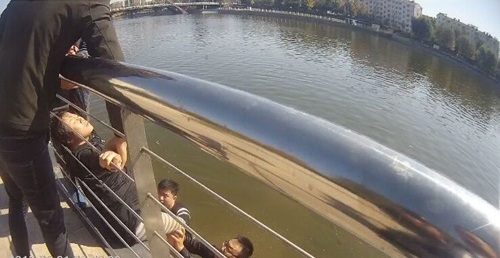 因和男友鬧矛盾 萊西孕媽跳河自殺